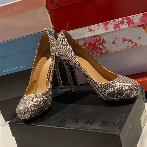 L.A.M.B. Black and White Platform Pumps Size 8.5 - Picture 3 of 4